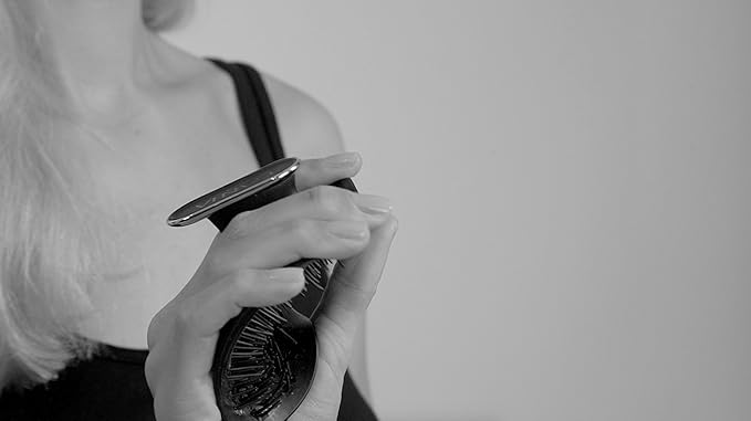 Manta Original Anti-Breakage Hairbrush – Gentle Detangling Brush for Wet & Dry Hair, Flexible Hairbrush for All Types, Healthy Hair Care for Women & Men, White