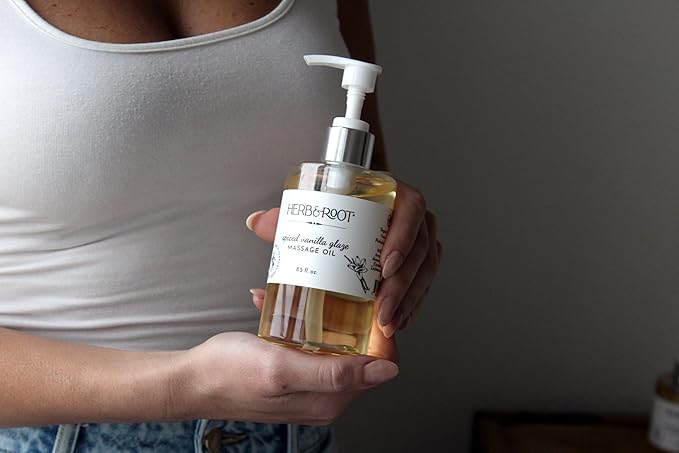 Spiced Vanilla Glaze Edible Massage Oil, 8.5 oz | Kissable Body Oil with Vanilla & Cinnamon, Made with Coconut & Sweet Almond Oils | Non-Sticky, Moisturizing, Aromatherapy Couples Gift