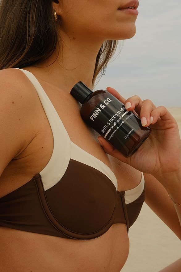 FINN & CO. Black Sand Body Wash - Beach Inspired Scent with Aloe & Green Tea - Gently Cleanses, Soothes & Softens Skin - Cruelty Free Body Cleanser for Men & Women | 8 oz